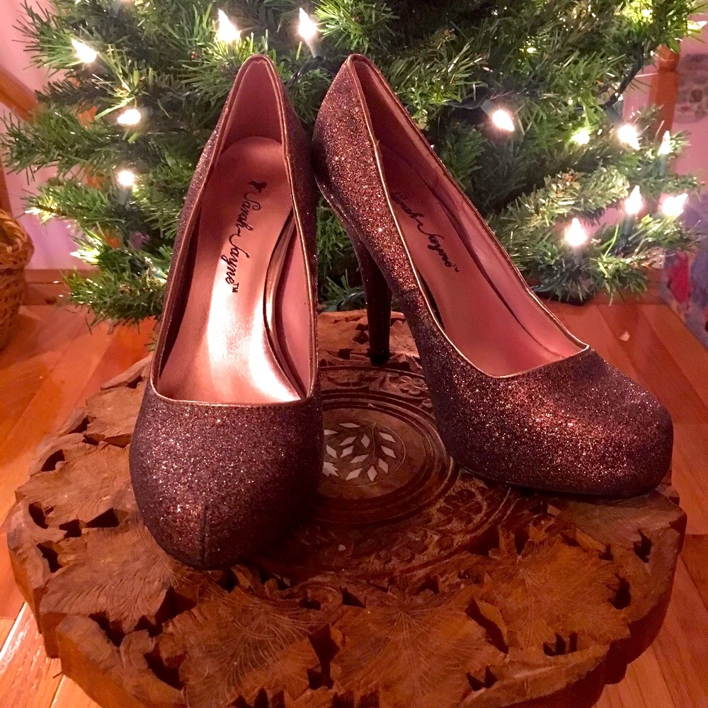 Pretty Glitter Pumps! - Picture 2 of 6